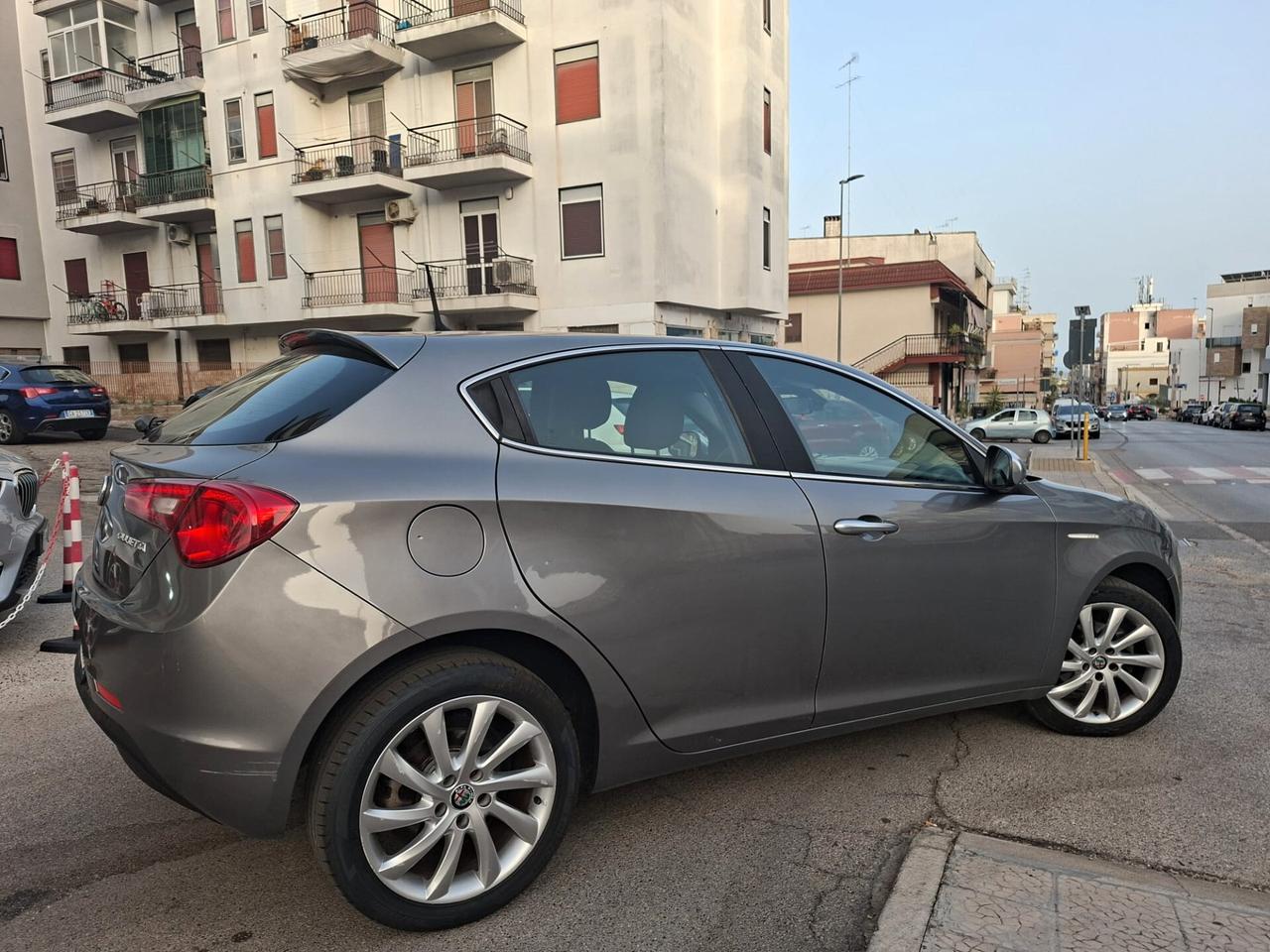 Alfa Romeo Giulietta 1.6 JTDm 120 CV Super * Navi * Garantita 12 Mesi