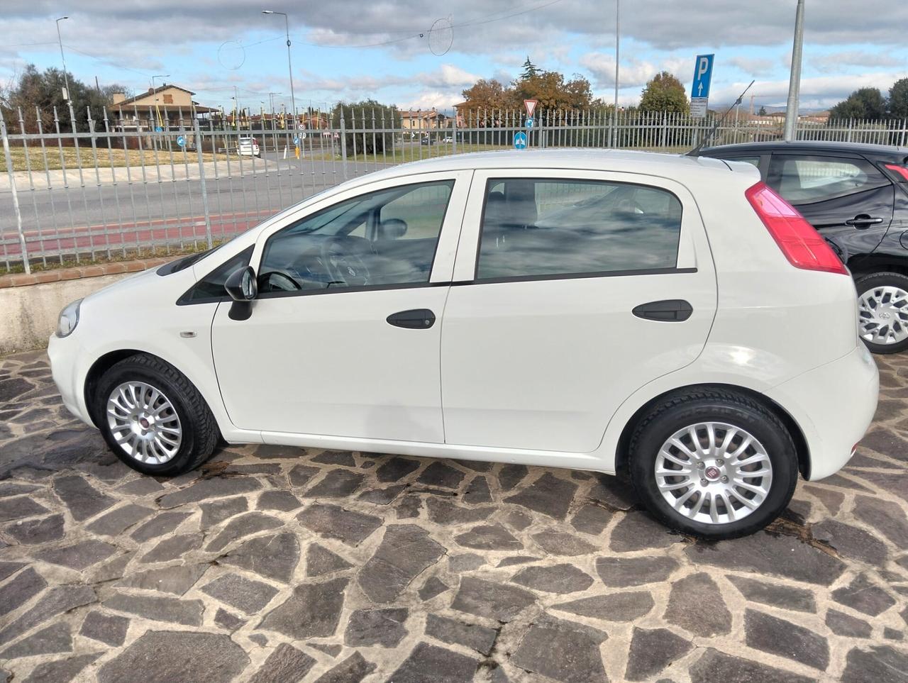 Fiat Punto 1.3 MJT II S&S 95 CV 5 porte Street