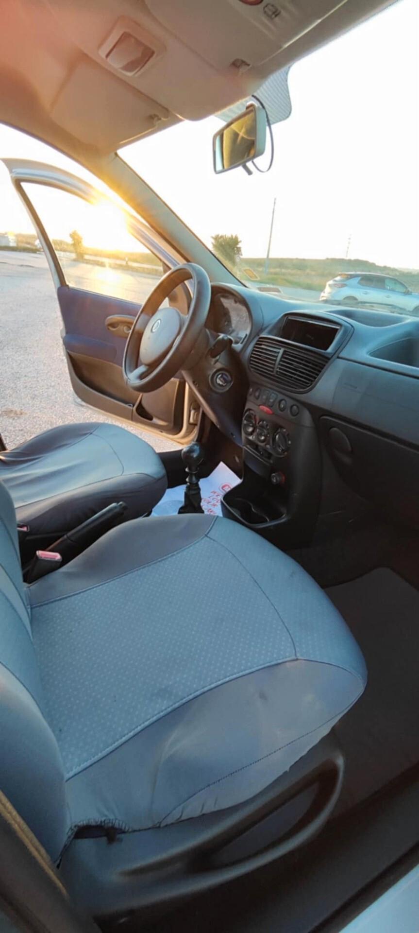 Fiat Punto 1.2i cat 5 porte ELX