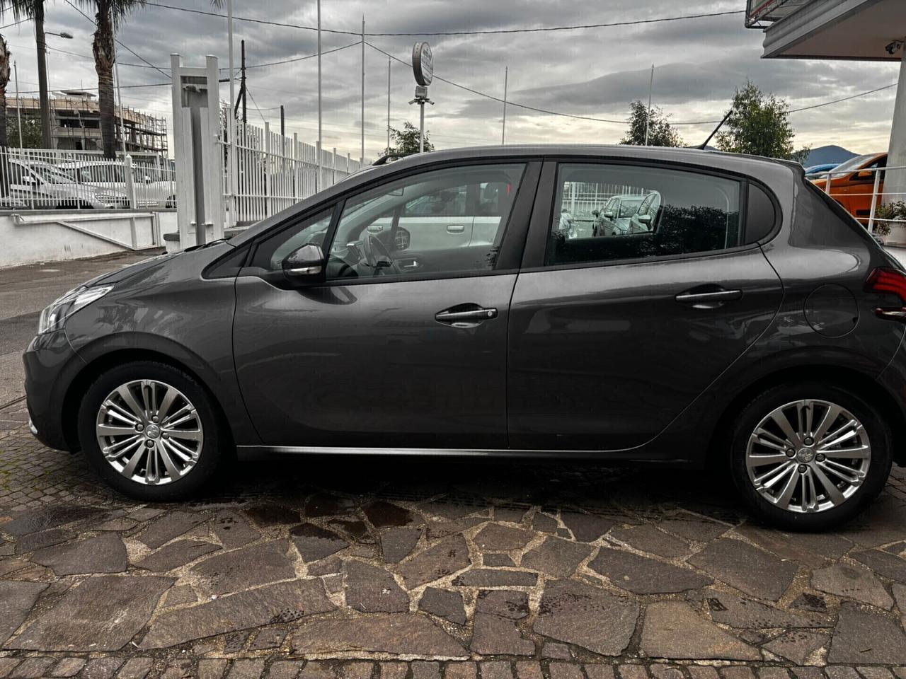 Peugeot 208 BlueHDi 75 5 porte Allure