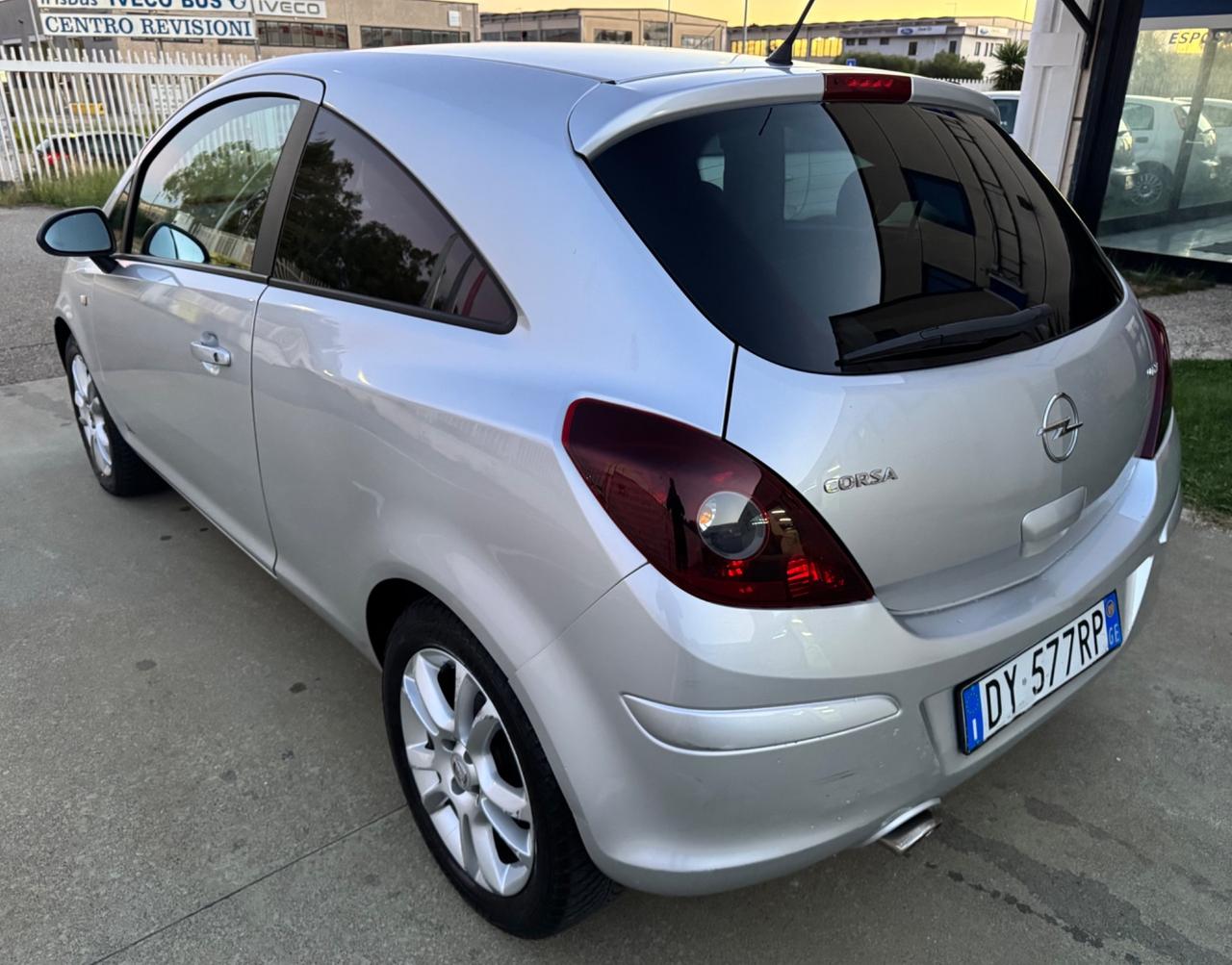 Opel Corsa 1.3 CDTI 90CV SPORT -61.000 KM-