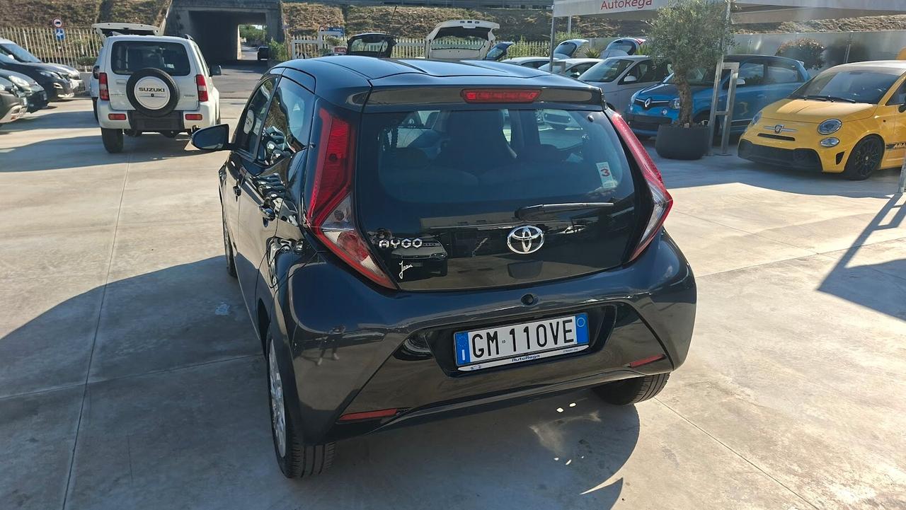Toyota Aygo Connect 1.0 VVT-i 72 CV 5 porte 2021