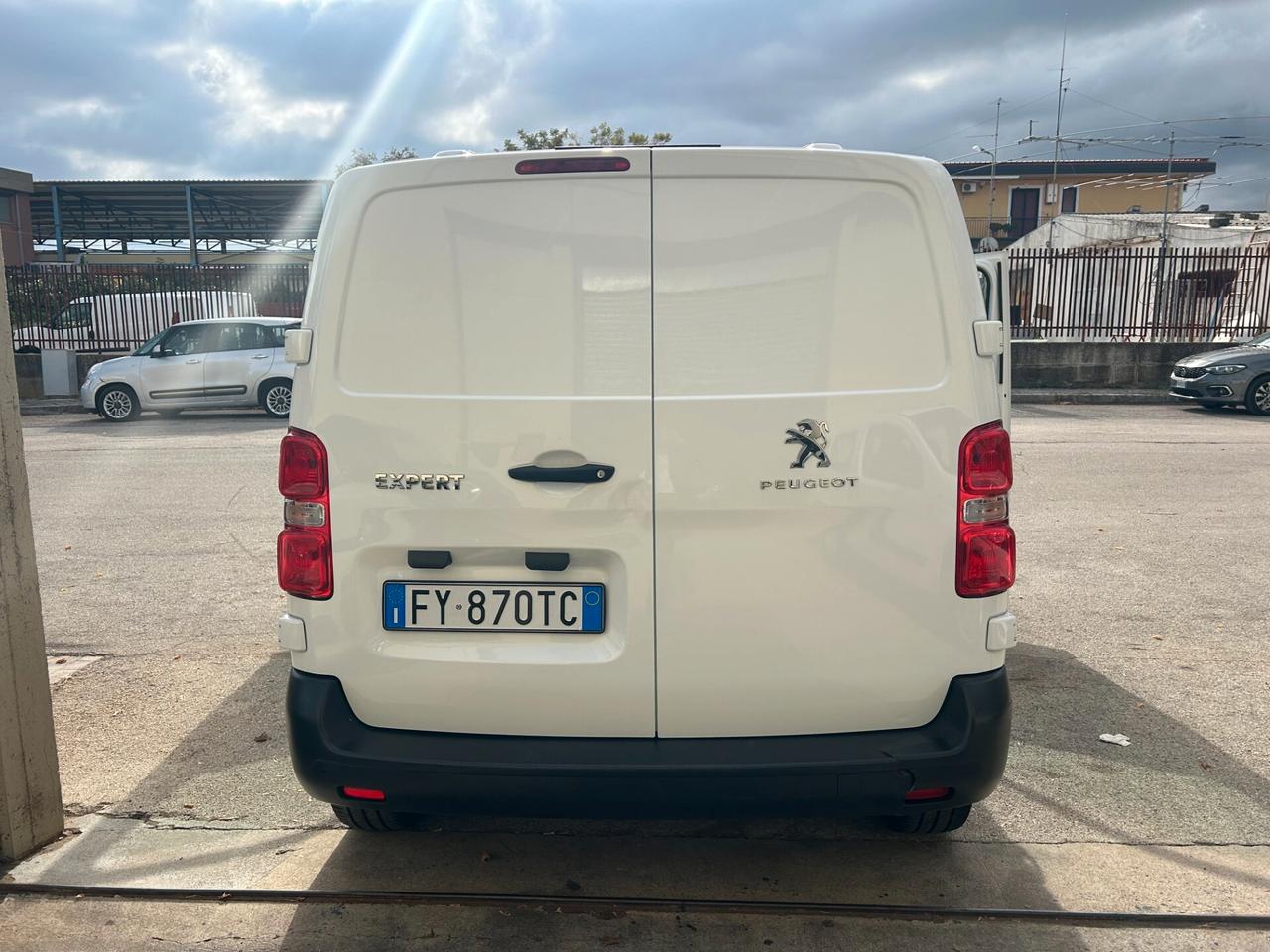 Peugeot EXPERT 2.0 BLUEHDI 120 PREMIUM STANDARD