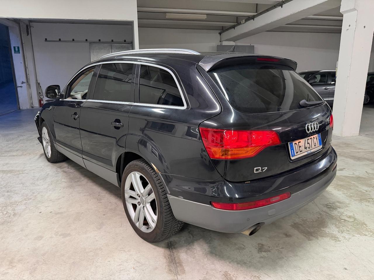 Audi Q7 3.0 V6 TDI 233CV quattro tiptronic