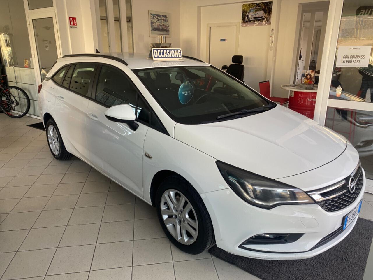 Opel Astra 1.6 CDTI Sports Tourer - automatico