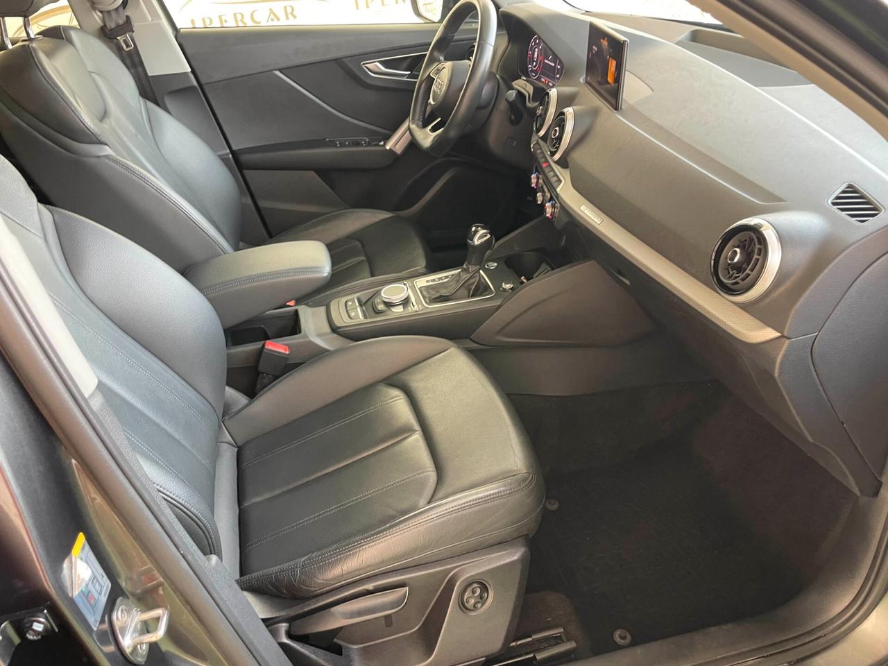 Audi Q2 35 TDI quattro S tronic Identity Black S line