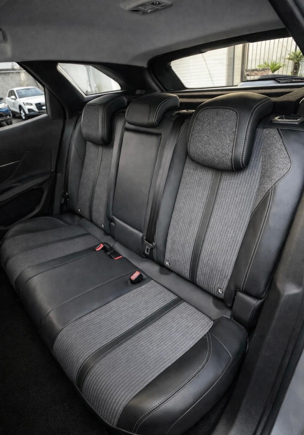 Peugeot 3008 1.5 Diesel Automatica 130 Cv