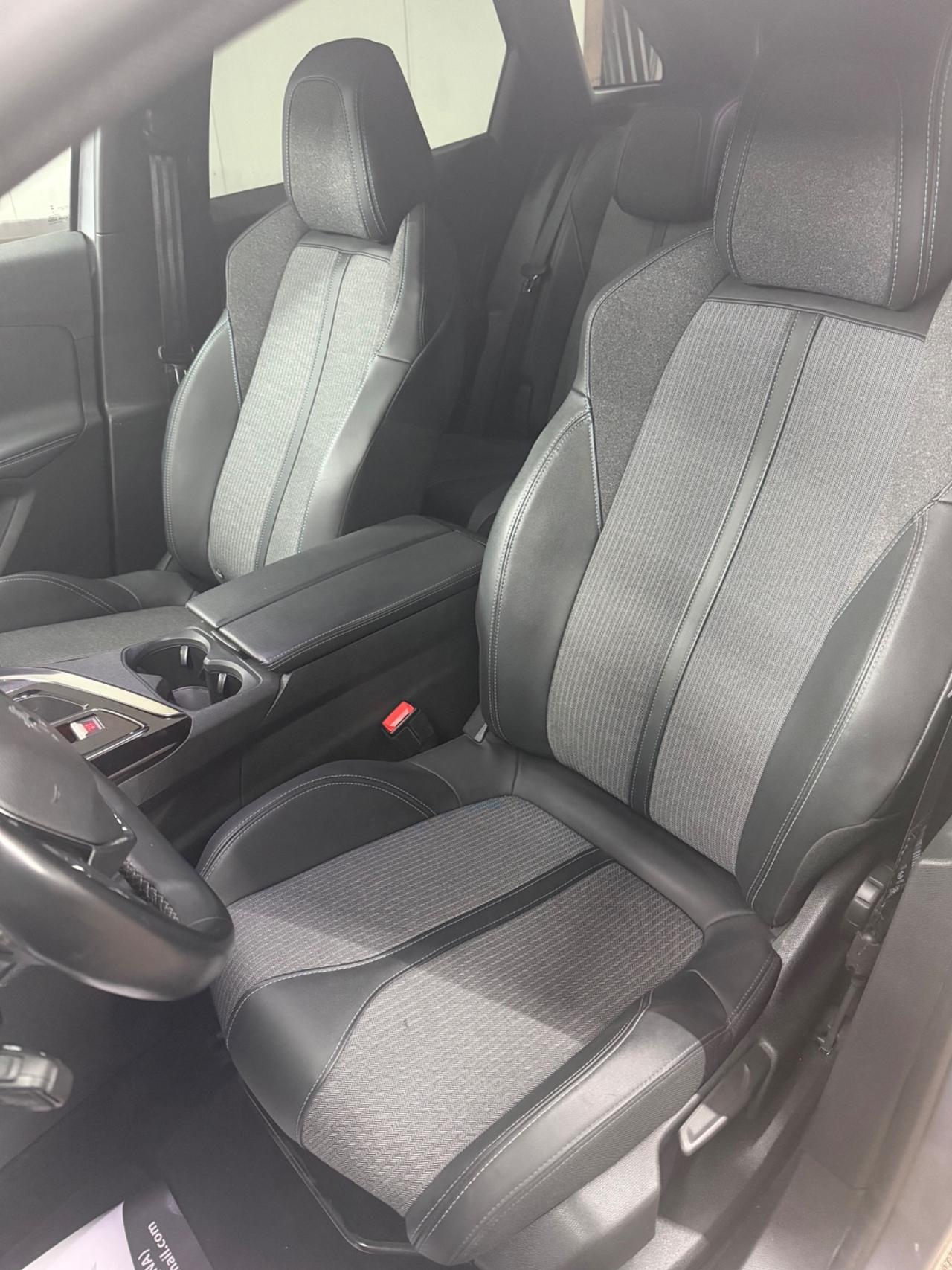 Peugeot 3008 BlueHDi 130 S&S EAT8 Allure Pack