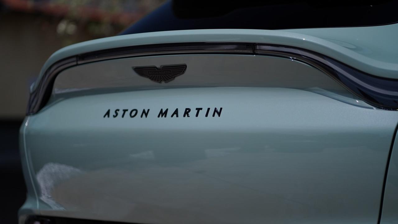 ASTON MARTIN DBX707 4.0