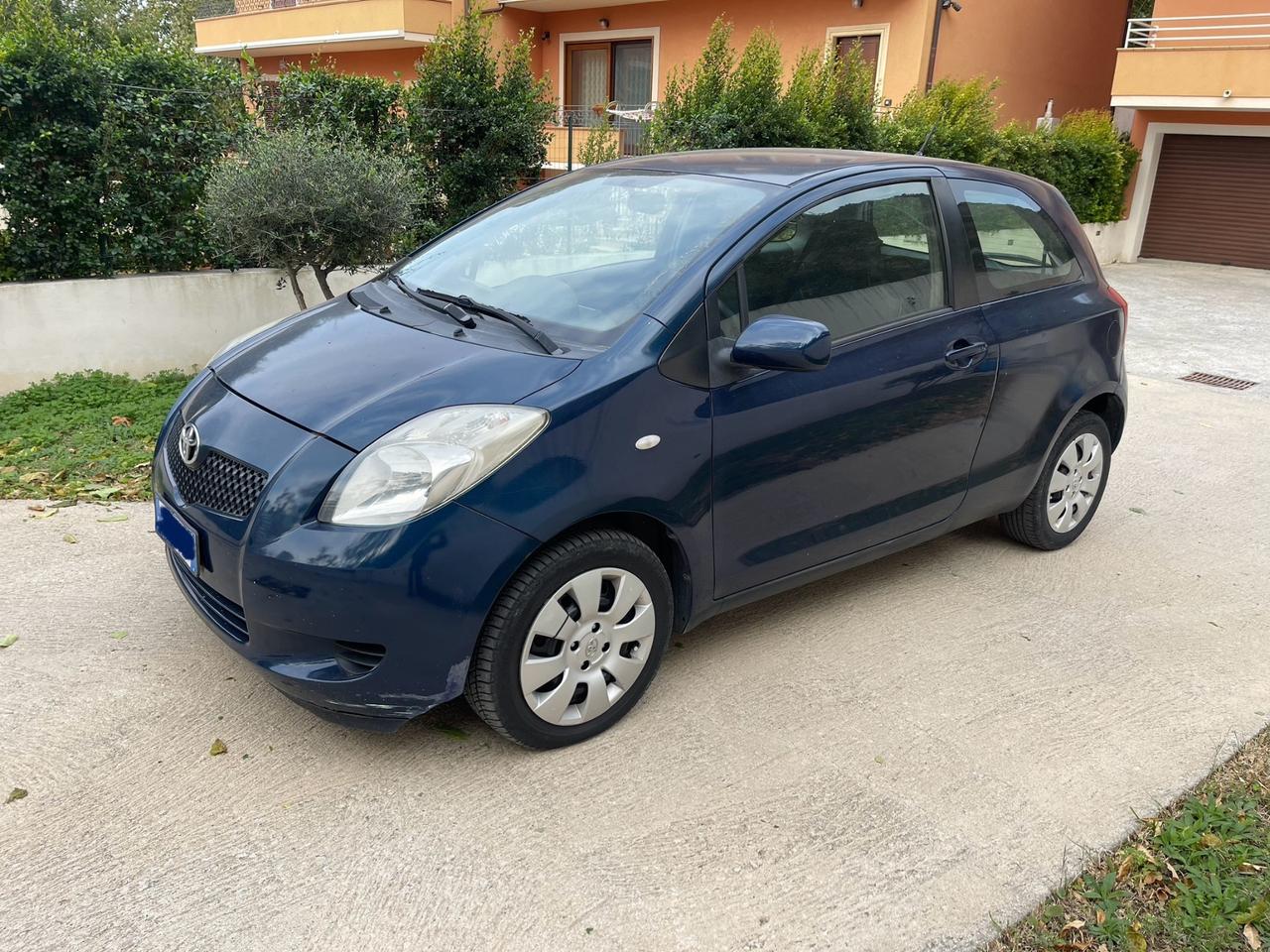 Toyota Yaris 1.0 3 porte