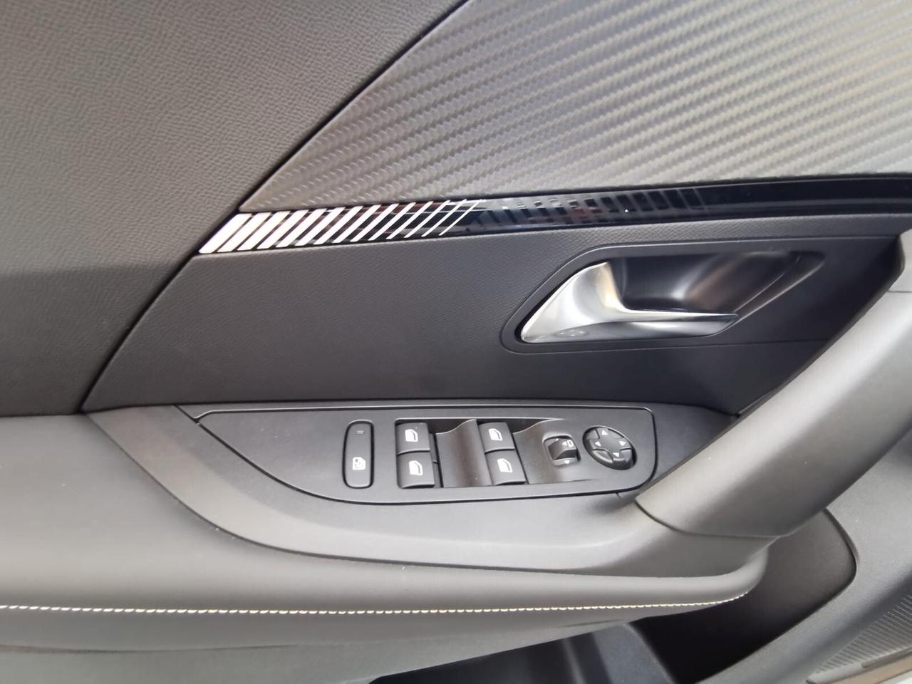Peugeot 2008 PureTech 100 S&S Allure