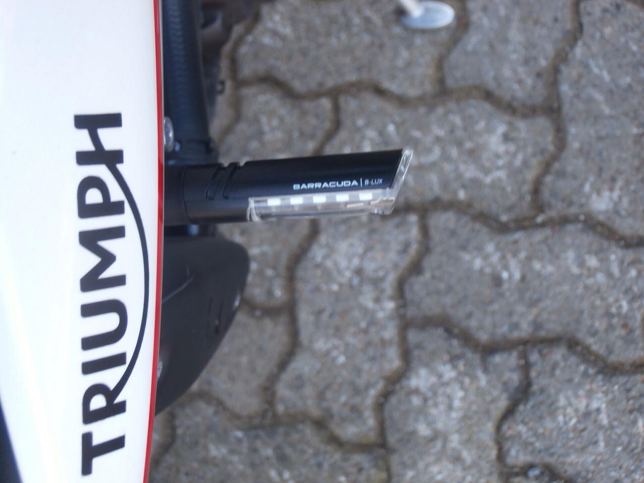 Triumph Street Triple 765 R del 2018 passaggio incluso-tagliando e garanzia