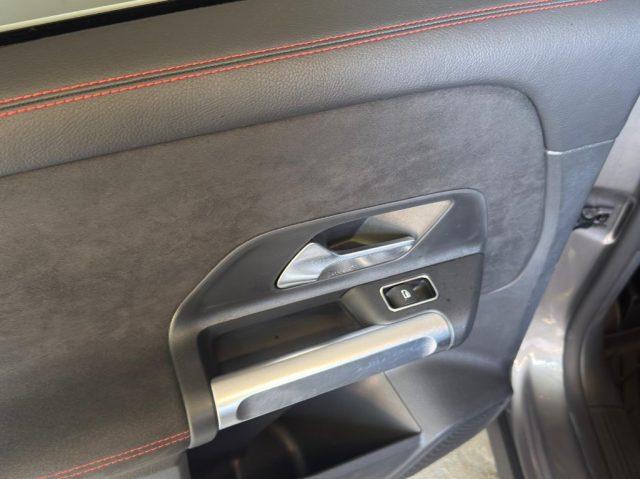MERCEDES-BENZ GLB 200 d Automatic Premium