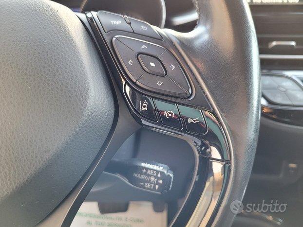 Toyota C-HR hybrid e-cvt lounge