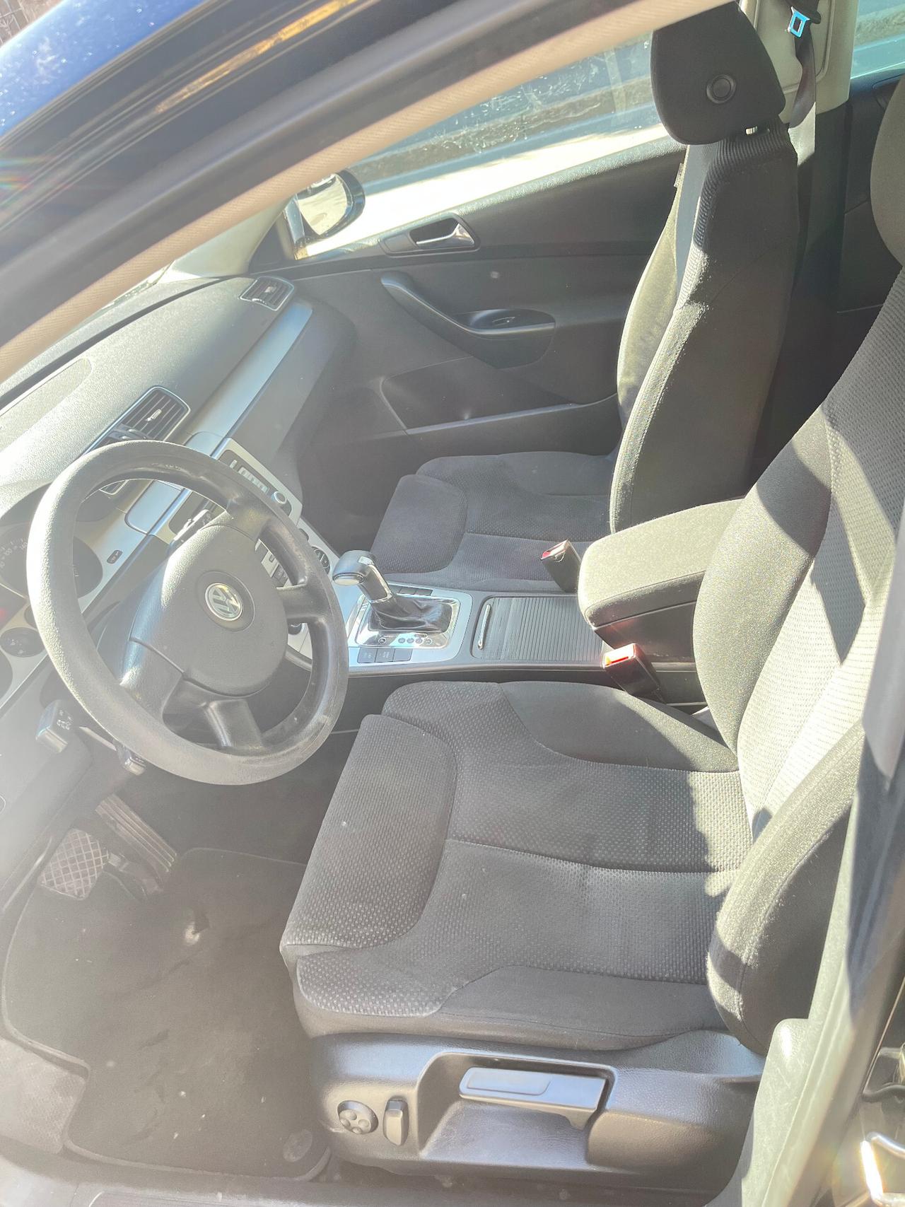 VOLKSWAGEN PASSAT 2.0 TDI DPF VARIANT DSG HIGHLINE - CAMBIO AUTOMATICO - VOLANO CHE VIBRA LEGGERMENTE