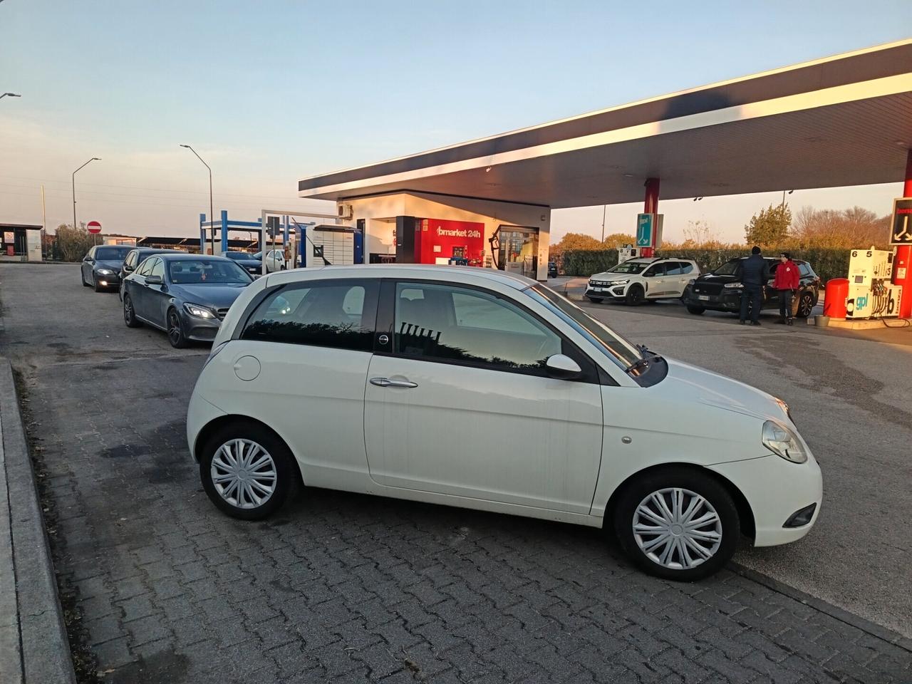Lancia Ypsilon 1.4 Platino Ecochic GPL