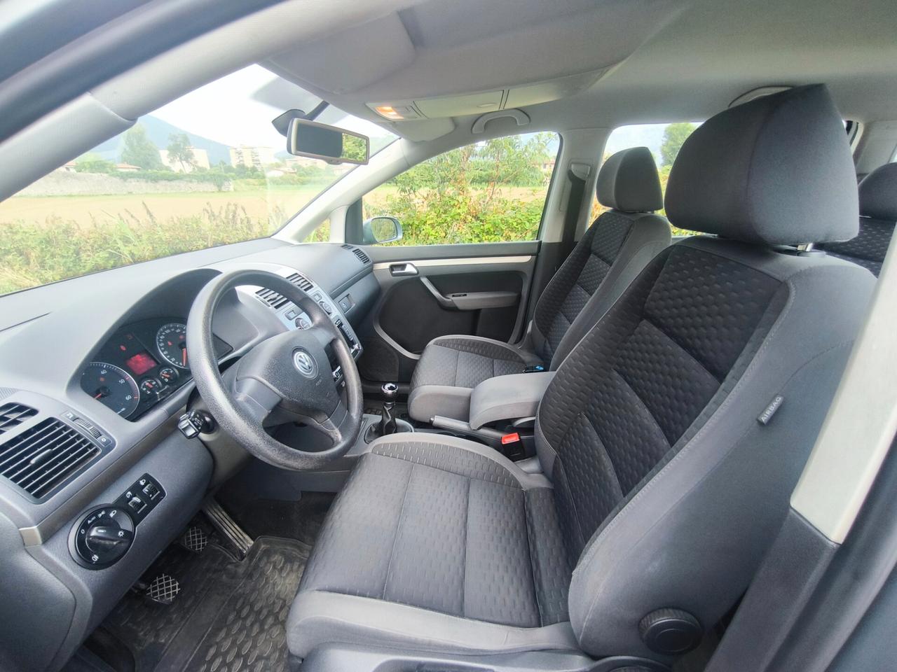 VOLKWAGEN TOURAN 1,9 TDI- 7 POSTI -OK NEOPATENTATI-KM 130000