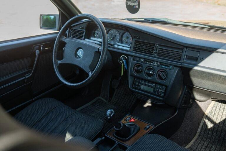 1988 MERCEDES-BENZ 190 E - MER00293