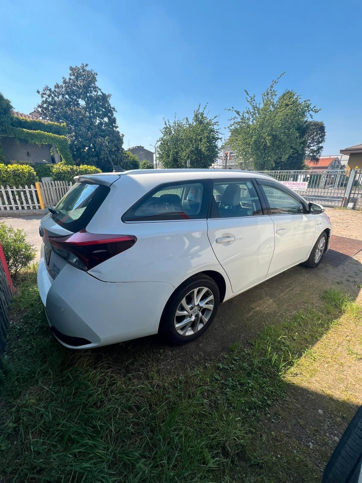 Toyota Auris Touring Sports 1.8 Hybrid Lounge
