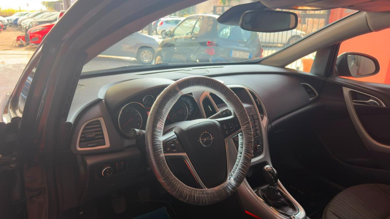Opel Astra 1.4 100CV 5 porte Cosmo