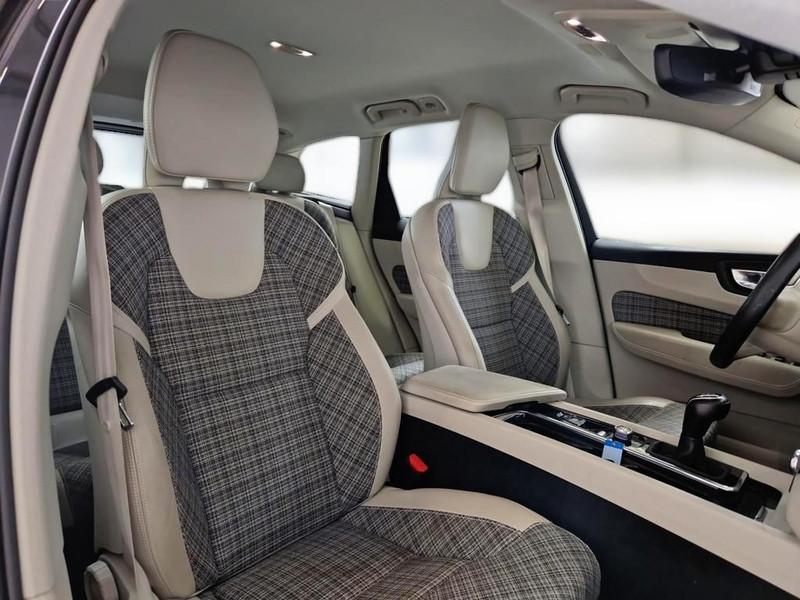 VOLVO XC60 D3 Momentum