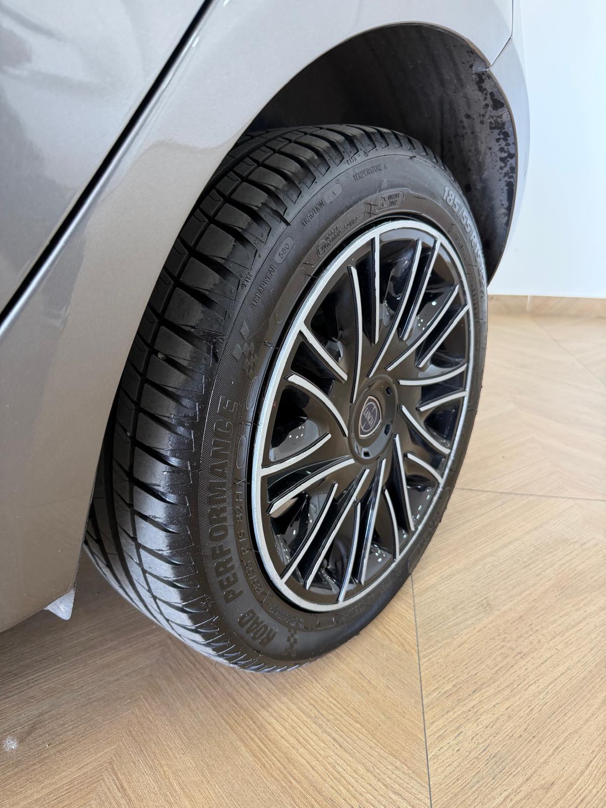 Lancia Ypsilon 1.0 FireFly 5 porte S&S Hybrid