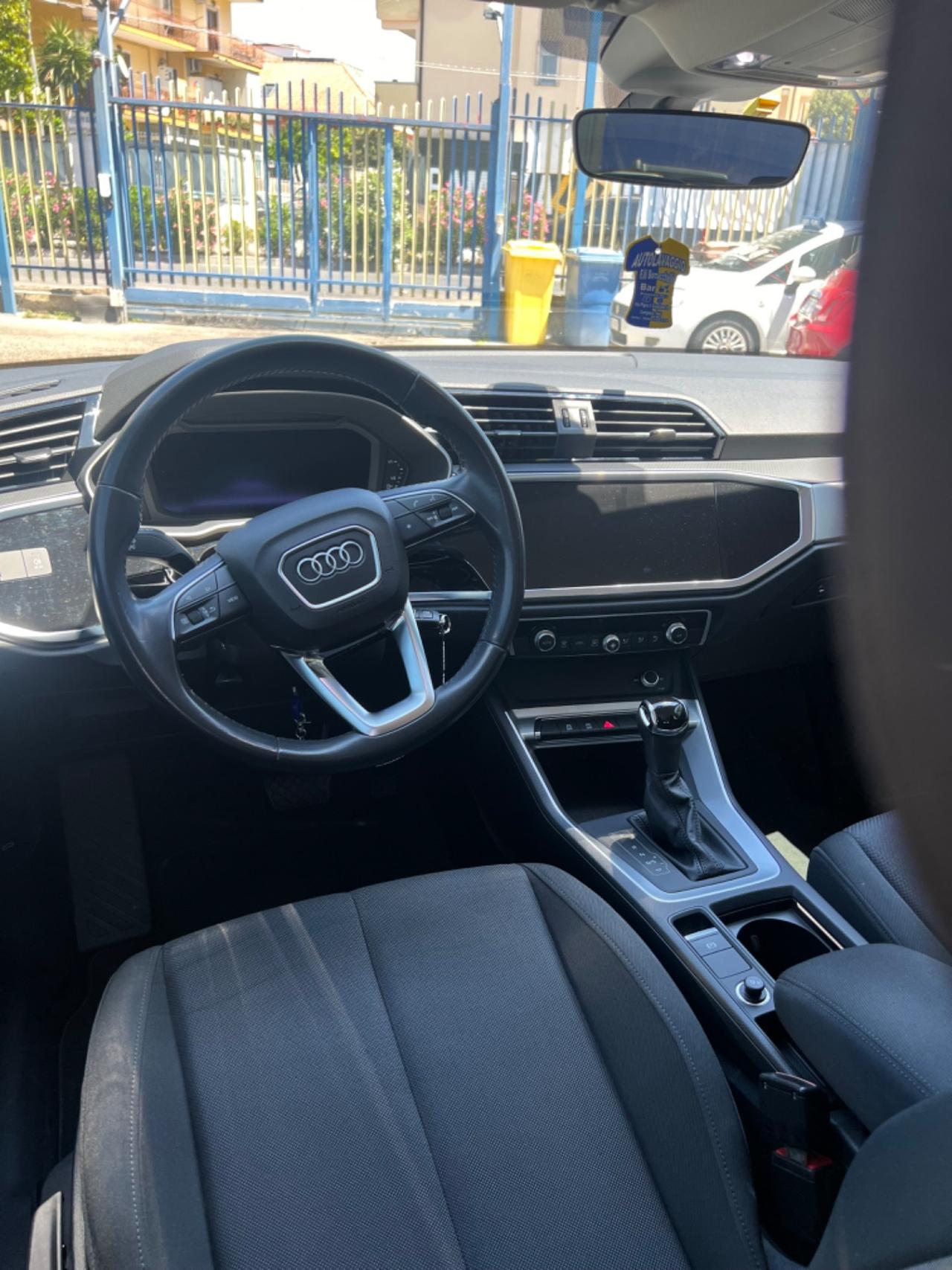 Audi Q3 35 TDI S tronic Business Advanced