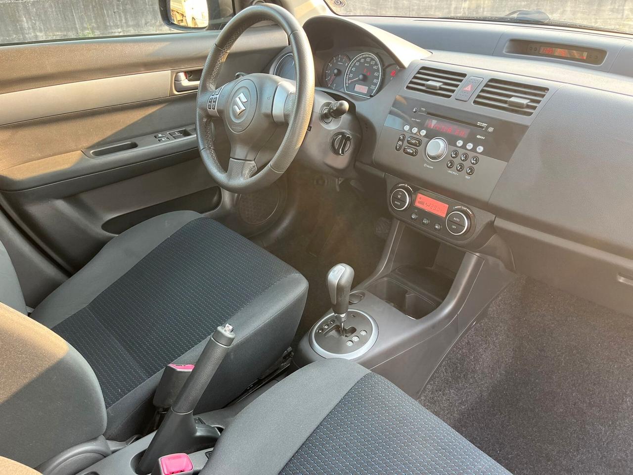 Suzuki Swift 1.3 5p. CAMBIO AUTOMATICO