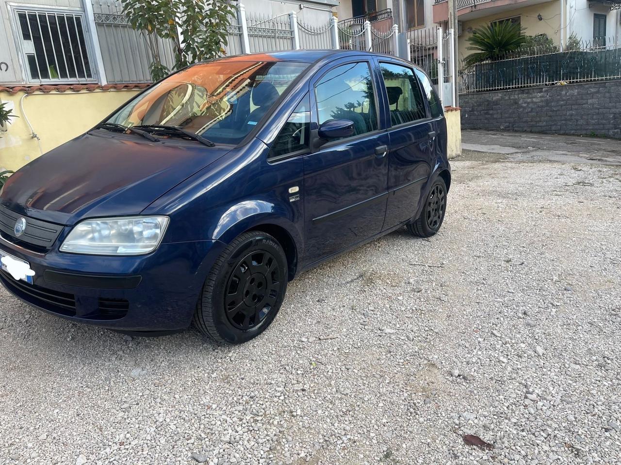 Fiat Idea 1.2 16V BlackLabel