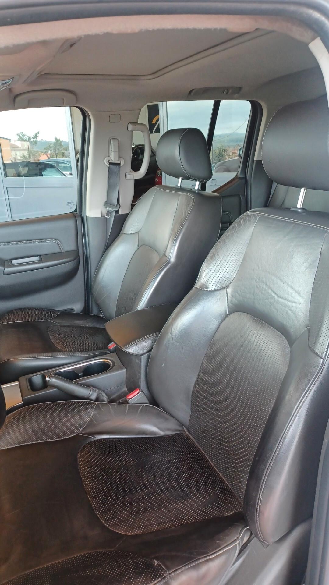 Nissan Navara 3.0 dCi 4 porte Double Cab LE V6