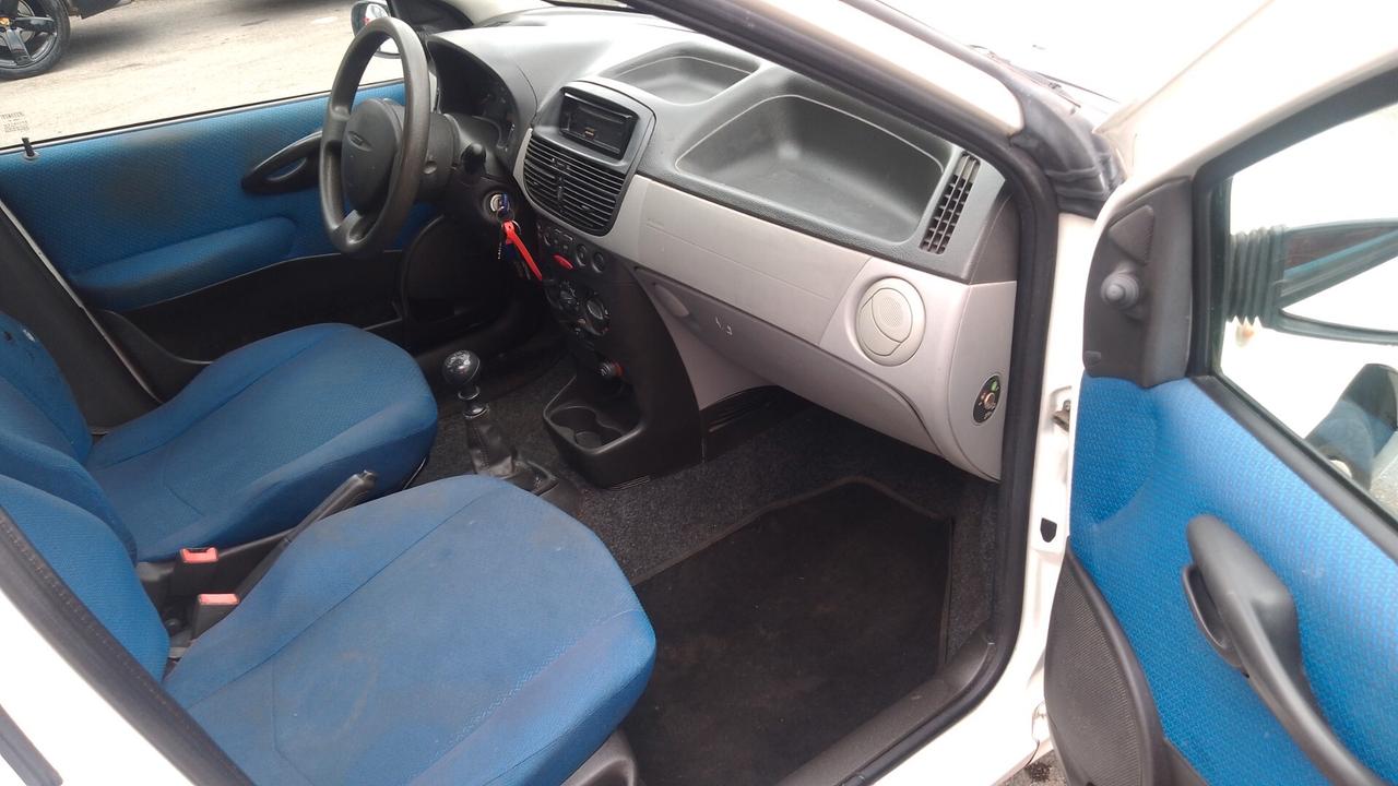 Fiat Punto 1.2i cat 5 porte 100milakm NEOP 2003