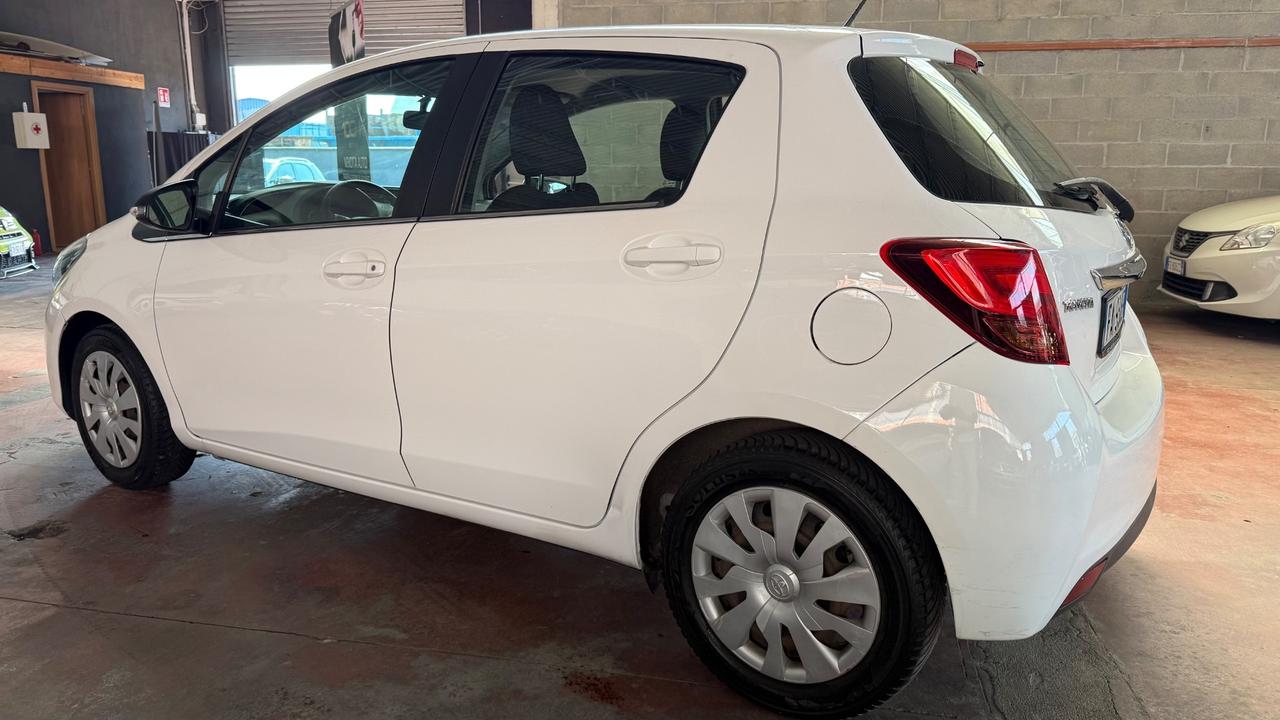 Toyota Yaris GPL LOUNGE