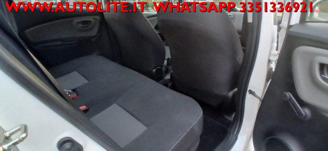 TOYOTA Yaris 1.5 Hybrid 5 porte Business