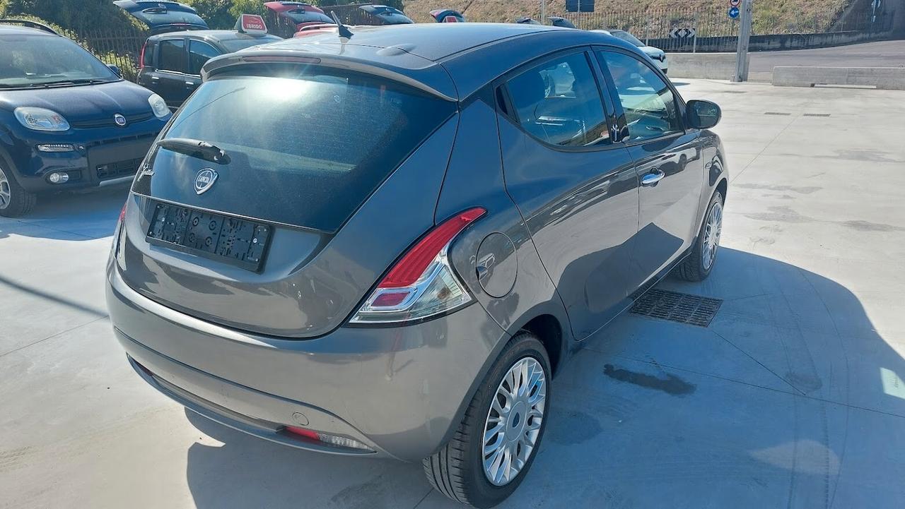 Lancia Ypsilon 1.2 69 CV 5 porte 2017