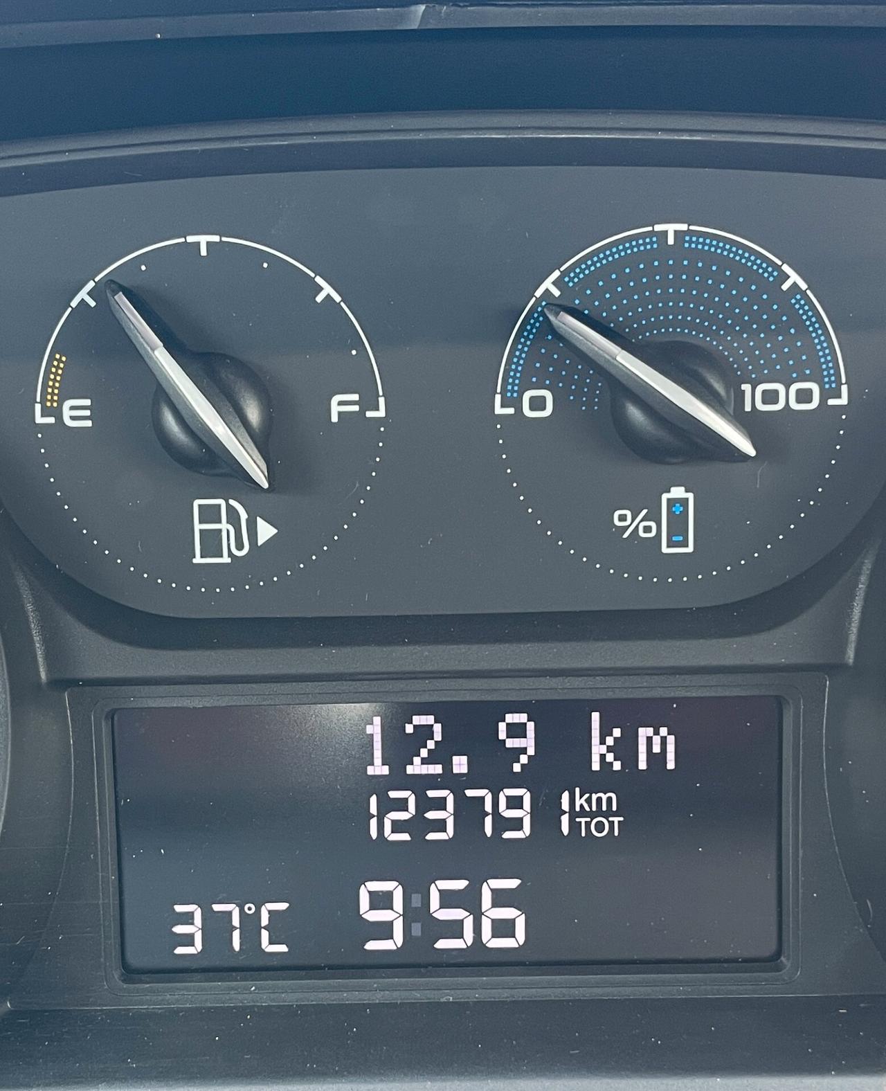 Lancia Ypsilon 1.0 FireFly 5 porte S&S Hybrid Silver