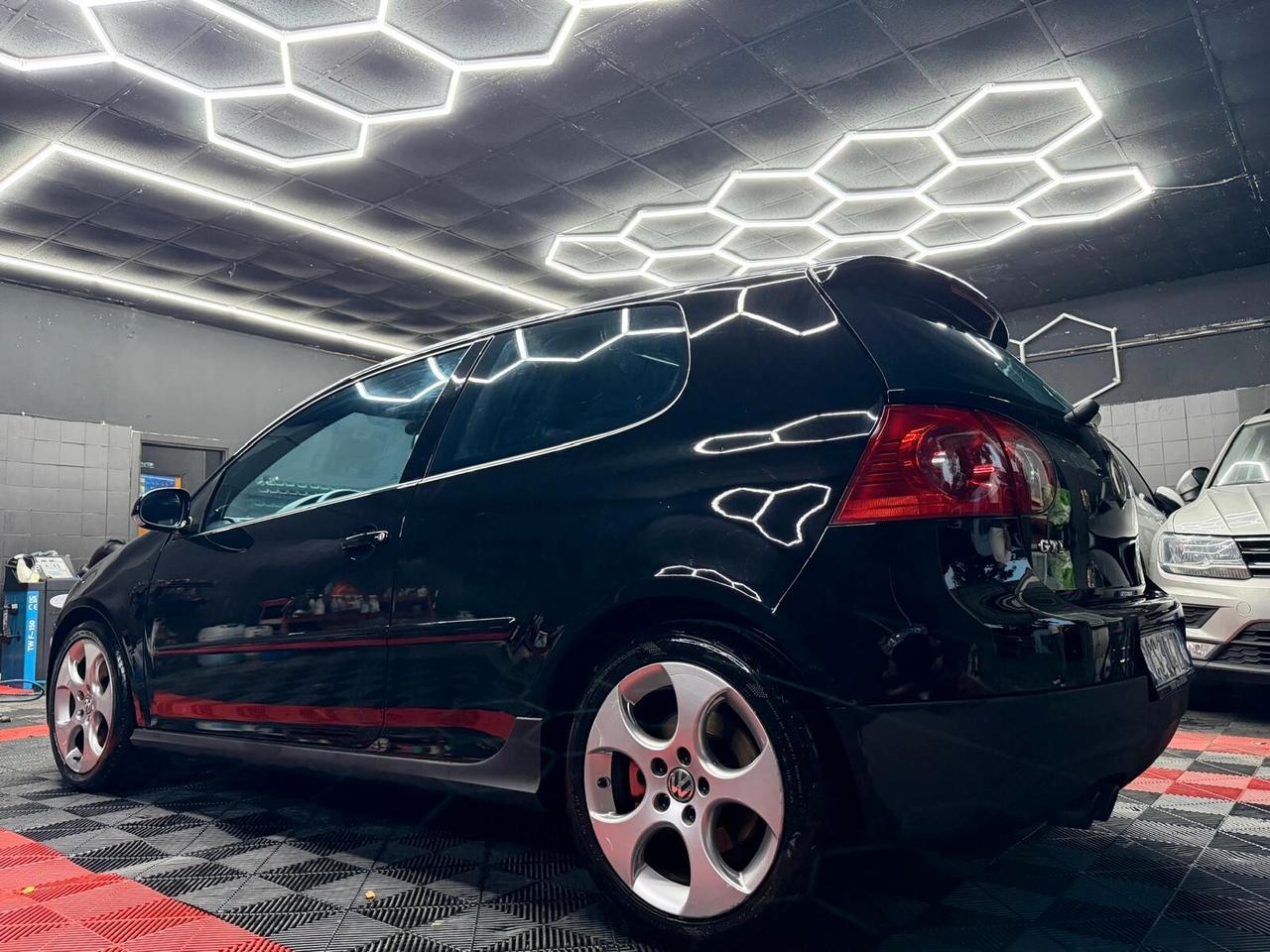 Volkswagen Golf GTI 2.0 16V TFSI 3p.