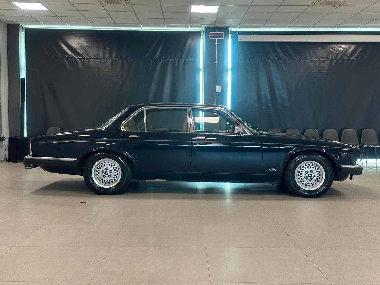 Jaguar XJ12 JAGUAR XJ12 SOVEREIGN 5.3 HE