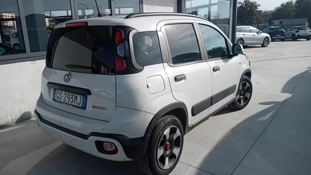 Fiat Panda Cross 1.0 FireFly S&S Hybrid POCO SINISTRATA