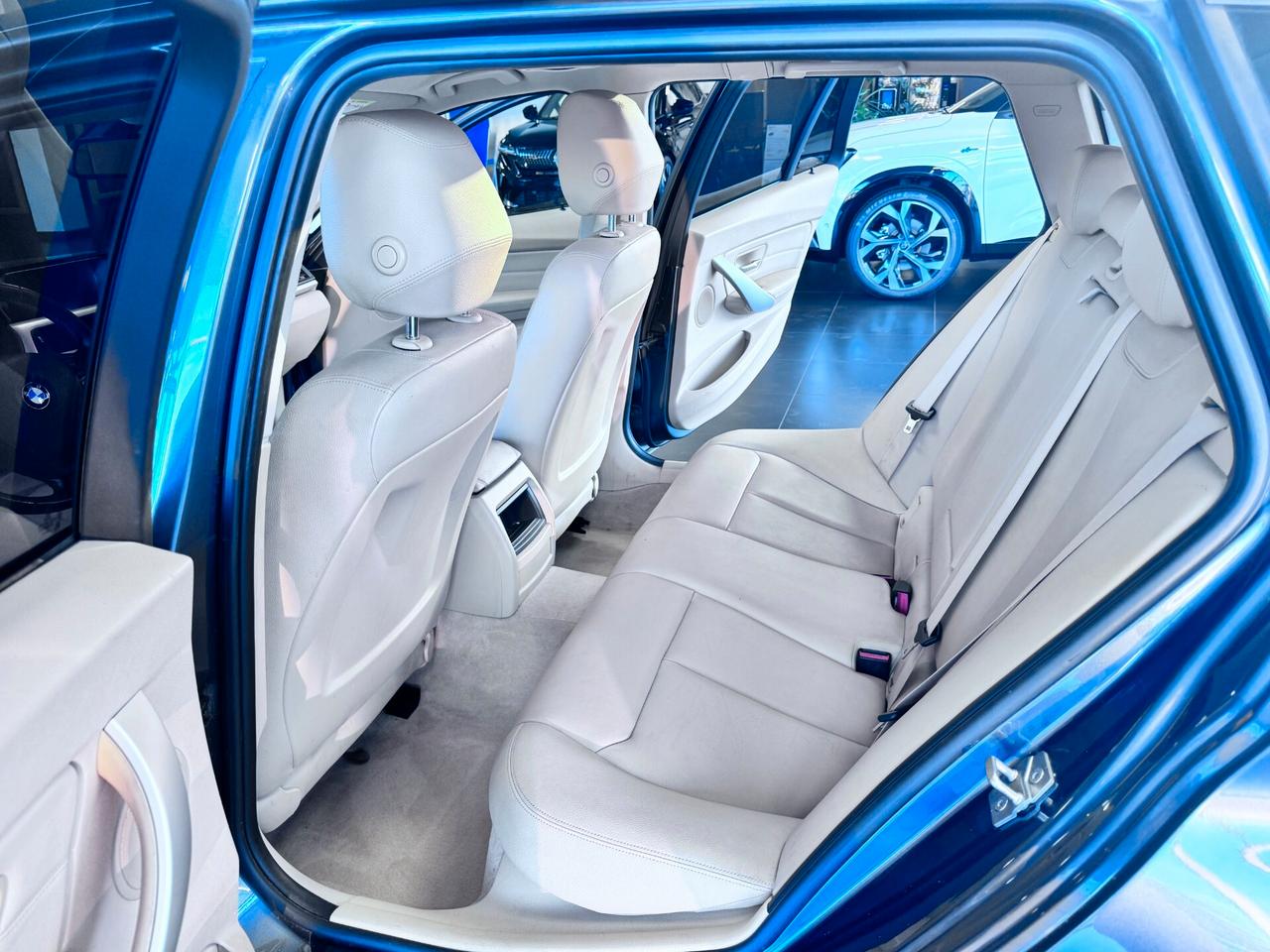 Bmw 320 320d xDrive Touring Modern