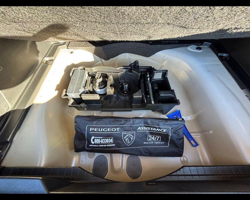 Peugeot 2008 2ª serie PureTech 130 S&S EAT8 GT