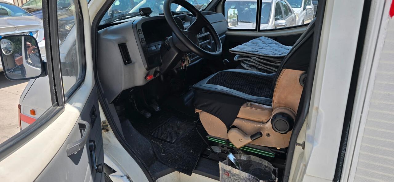 Ford transit 2.5 td. Pronto per il vostro viaggio