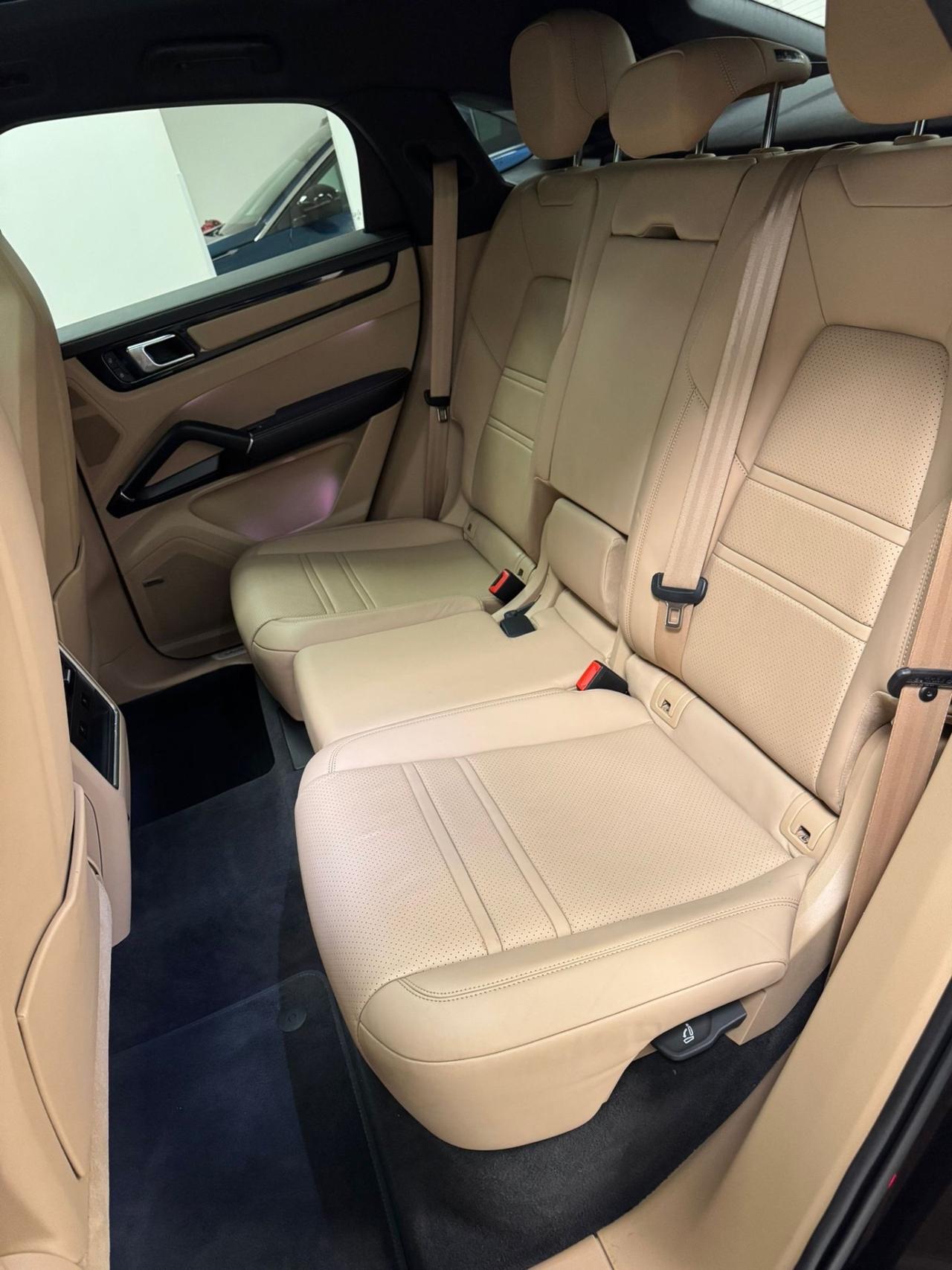 Porsche Cayenne. Coupe 3.0 V6 Platinum Edition