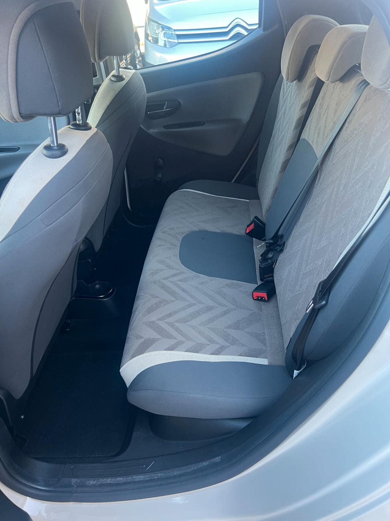 Lancia Ypsilon 1.2 69 CV 5 porte Gold