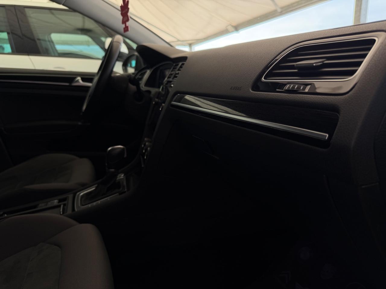 Volkswagen Golf 1.6 TDI 115 CV DSG COCKPIT