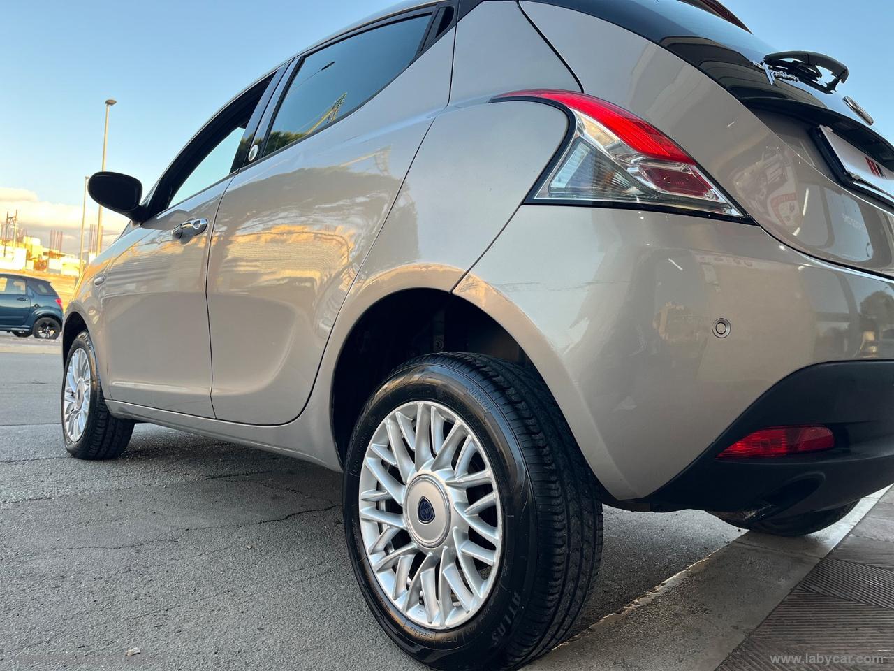 LANCIA Ypsilon 0.9 T.Air 85CV 5p. Met.Ec.Plat.