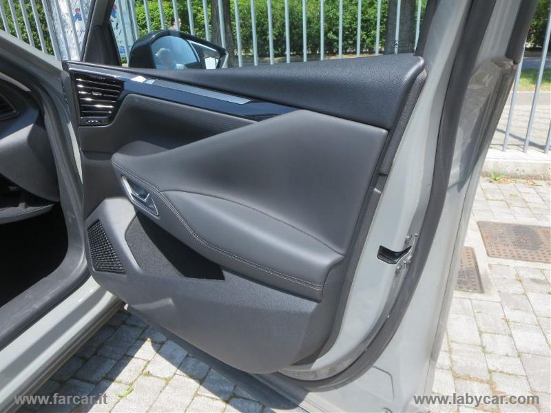 DS AUTOMOBILES DS 4 BlueHDi 130 aut. Cross Trocadero VETTURA IN ARRIVO