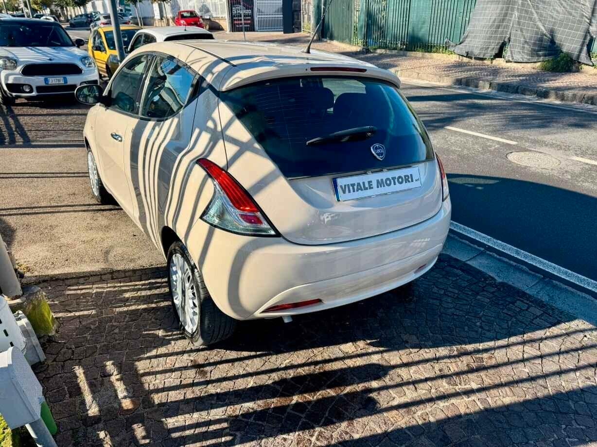 Lancia Ypsilon 1.2 69 CV GPL Ecochic Gold