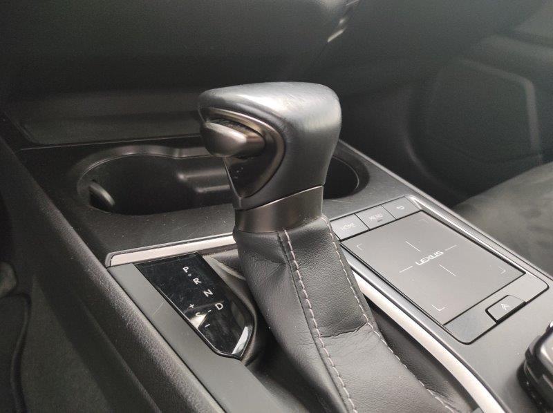 LEXUS UX - UX Hybrid Business