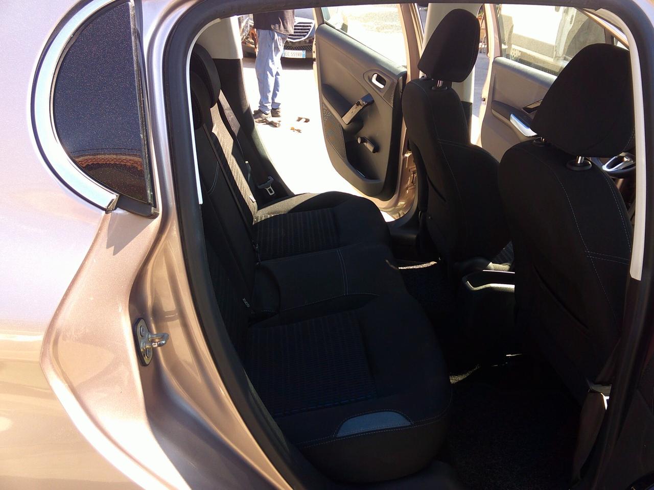Peugeot 208 1.4 HDi 68 CV 5 porte Allure 2013