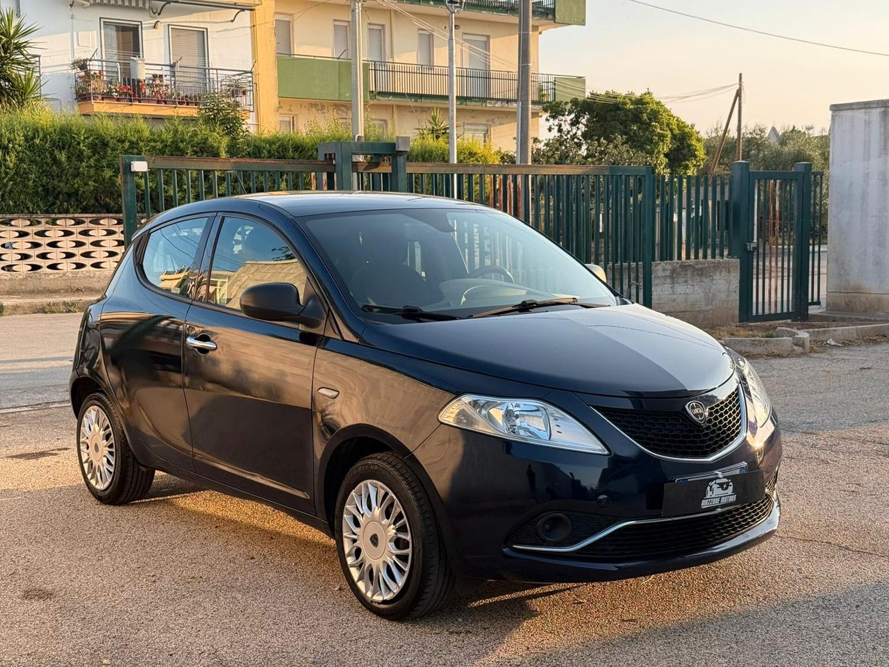 Lancia Ypsilon 1.2 69 CV 5 porte Platinum